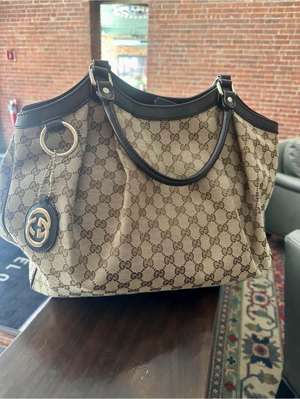 NWOT Large Gucci Sukey